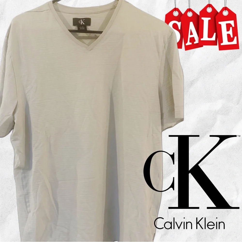 New Calvin Klein Men's Dry-Fit lite Gray/Vanilla V-Neck Shirt Large - Picture 1 of 6